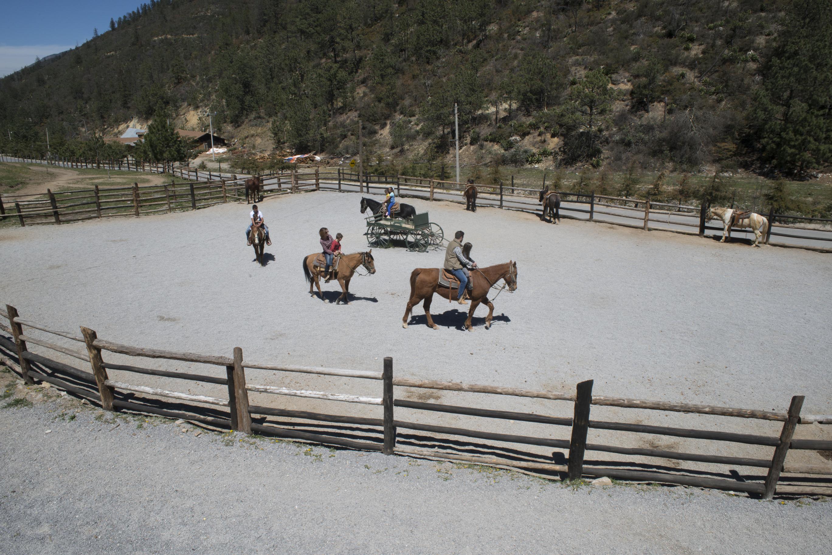 Bosques De Monterreal Hotel San Antonio de las Alazanas Ngoại thất bức ảnh