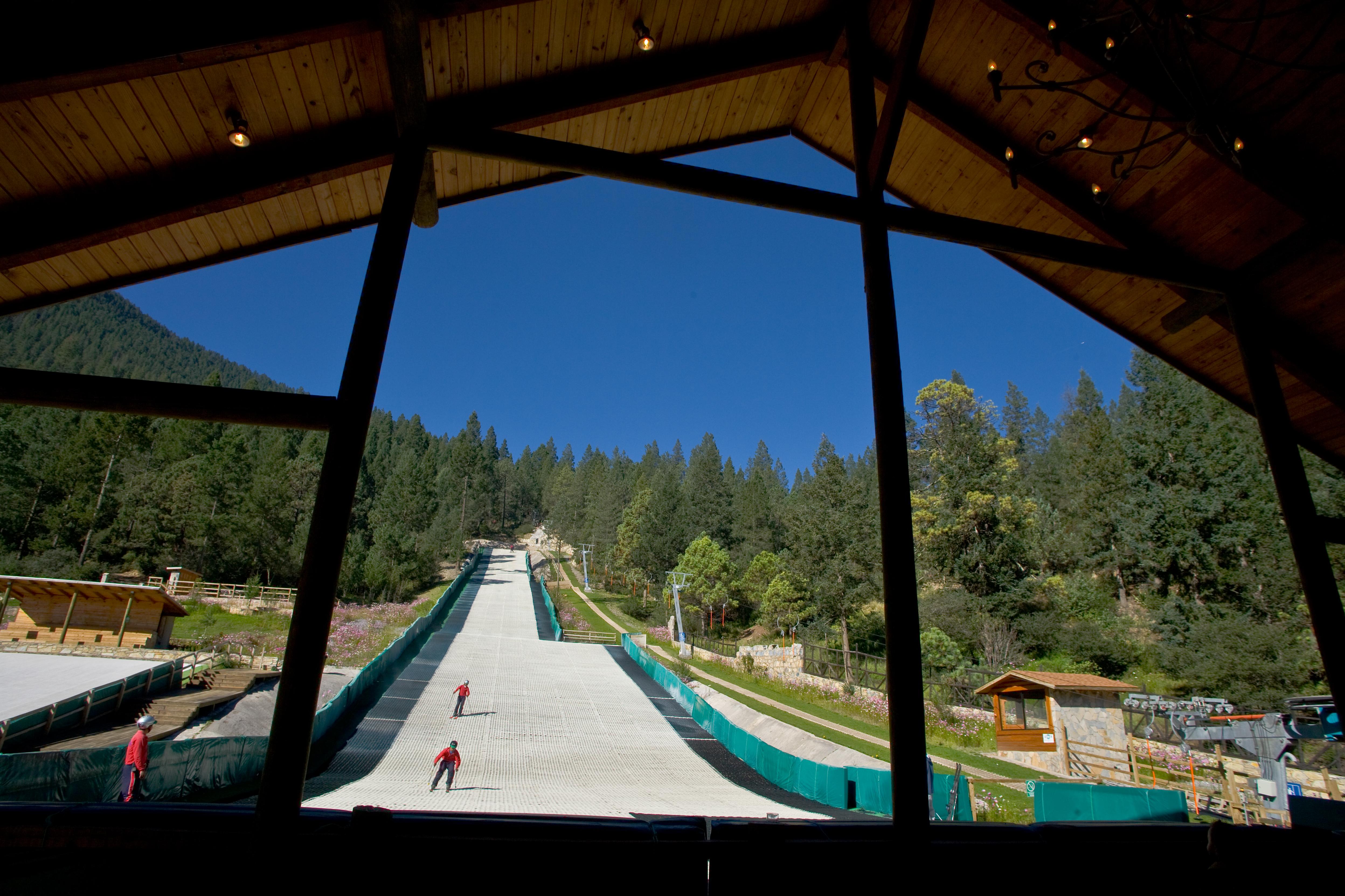 Bosques De Monterreal Hotel San Antonio de las Alazanas Ngoại thất bức ảnh